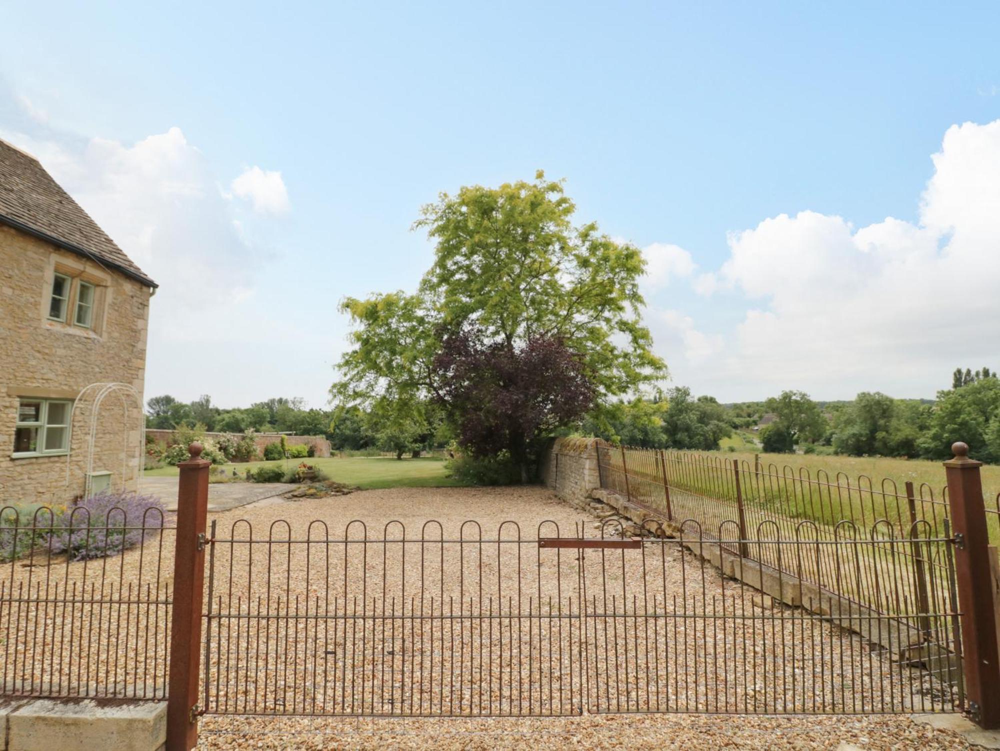 Glapthorn Manor Villa Peterborough Exterior photo
